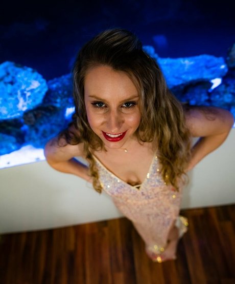 Sofia Grace model art pic