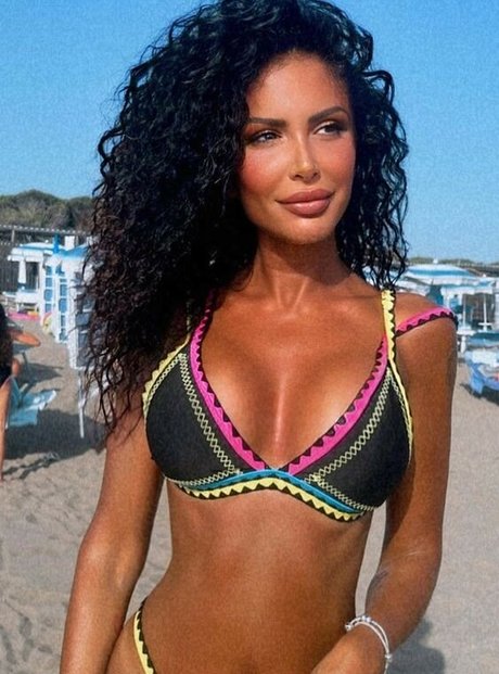 Ginia 900 art actress image