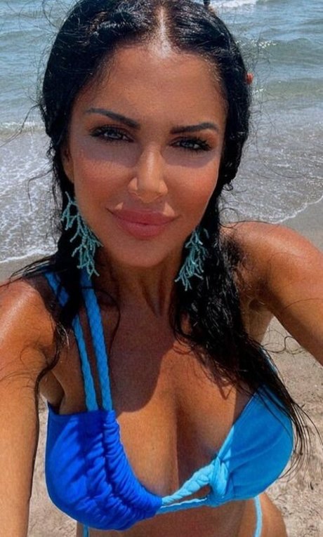 Ginia 900 pornstar erotic photo