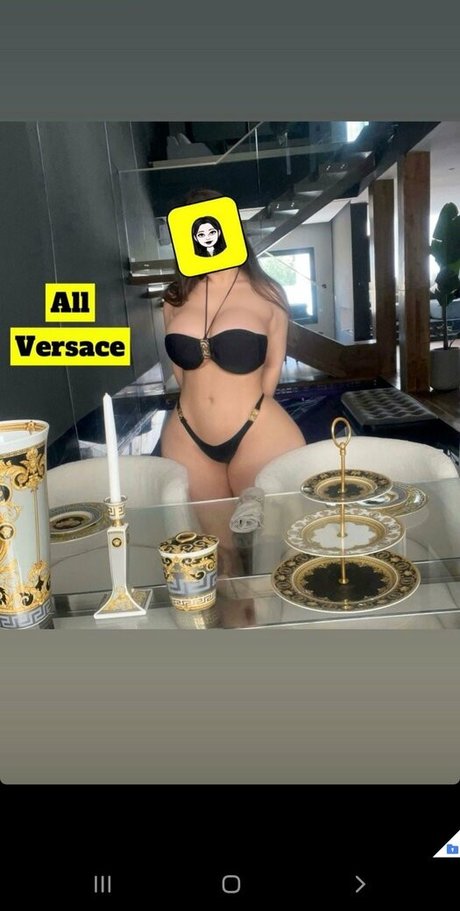 Noure Sahli model top photo