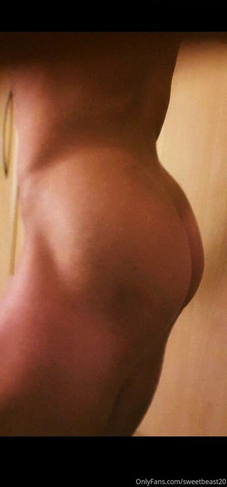 sweetbeast20 model pretty photos