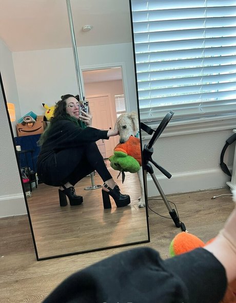 rueeruee pornstar free picture