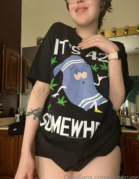 rueeruee sexy model photos