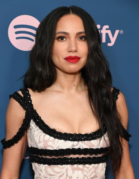 Jurnee Smollett hot star image