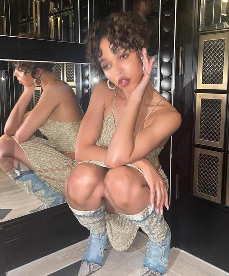 FKA Twigs star pic
