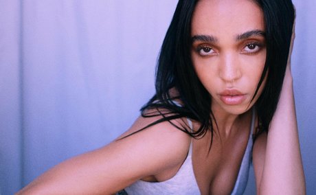 FKA Twigs star nudes pictures