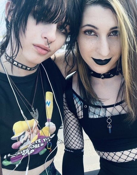 Devi Dionne pornstar erotic archive