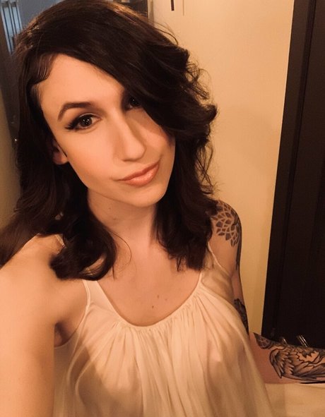 Bloody pornographic actress galleries