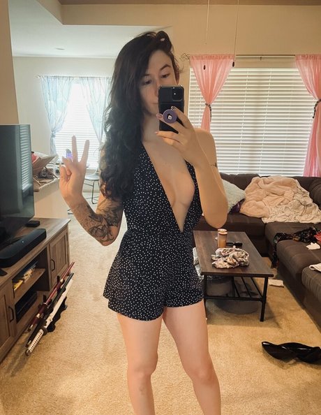 Bloody model nice pics