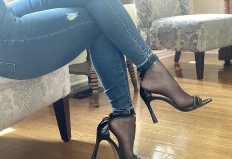 Theresa Edward nude star picture