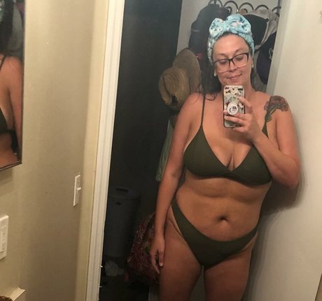 tallnerdywoman sexy star pic