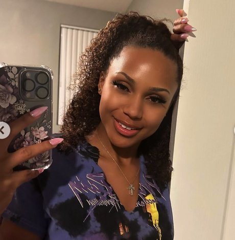 ayydeerich nude pornstar picture