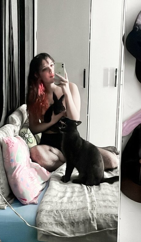 Coelho__pink beautiful actress gallery