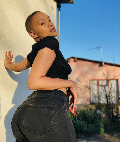 Arrie Cakes sex actress galleries