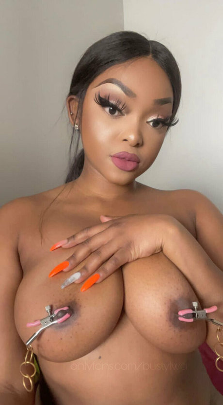 Bustylwa hot actress galleries