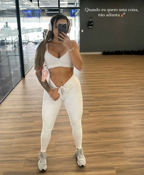 Eduarda Souza model pretty images