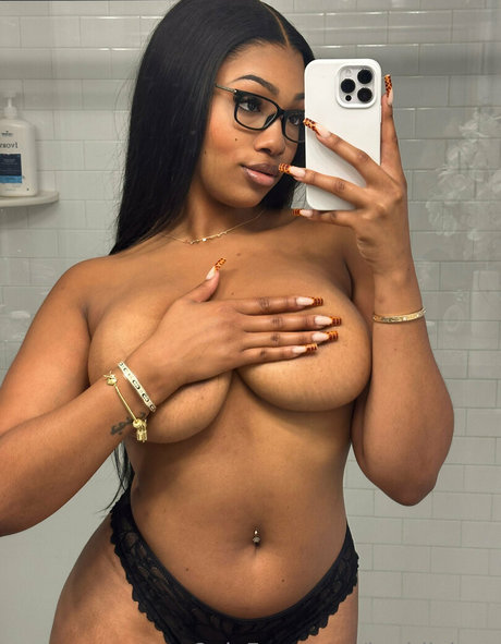 baddiejoyy star xxx pics