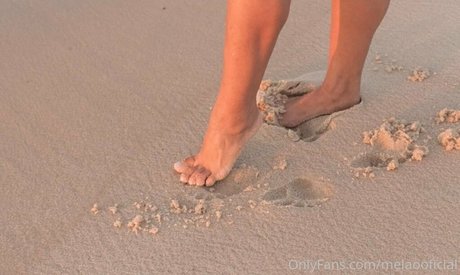 melaooficial hot model photo