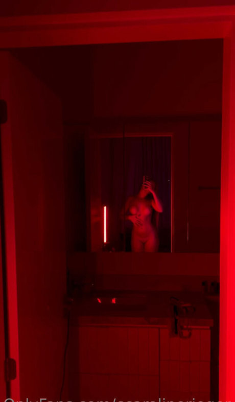 Caroline Rieger hd star pictures