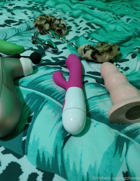 nzcheeks pornstar erotic picture