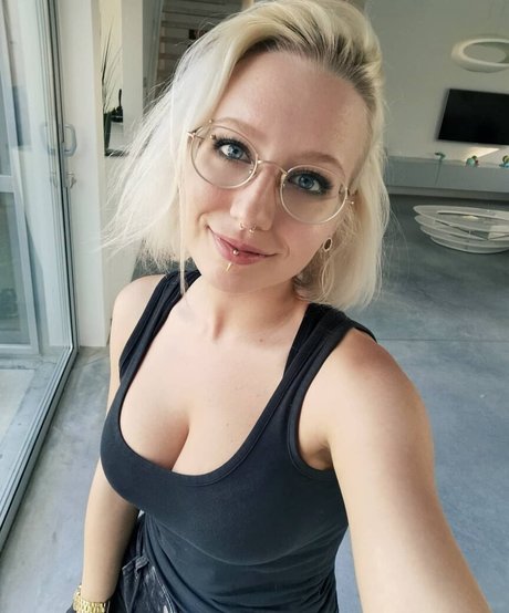 Methvespertine pornstar hd pics