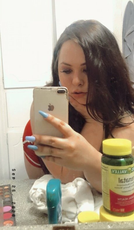 Creamonitfancy pornographic model image