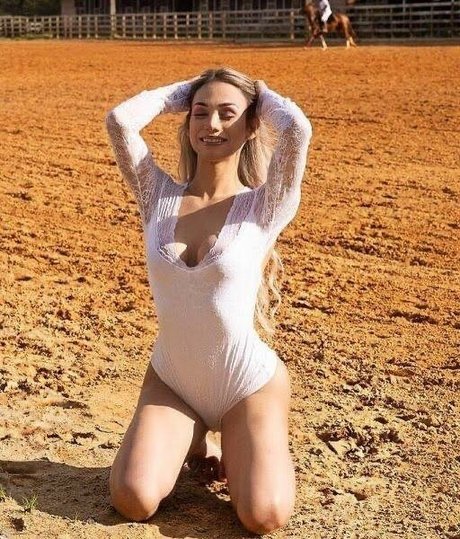 Gaby Abelha model pic