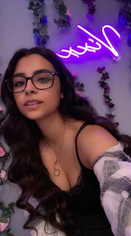 Justcallme Vixx high quality model photo