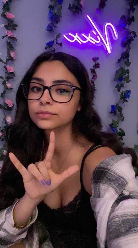 Justcallme Vixx top star photo