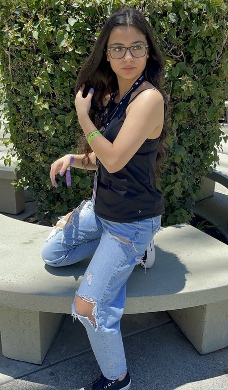 Justcallme Vixx model high quality image