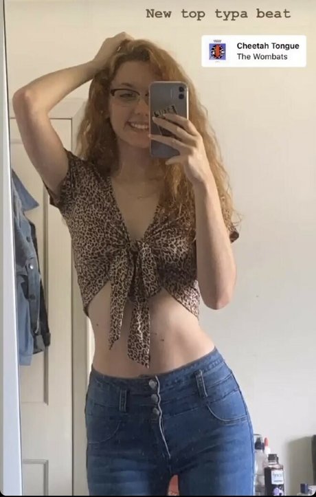 Em Cavell free star image