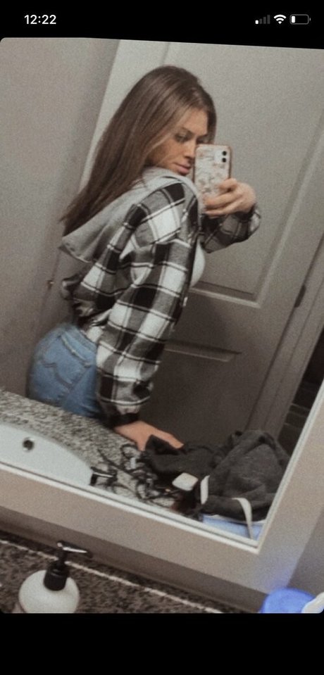 Sara Civian high quality star pic