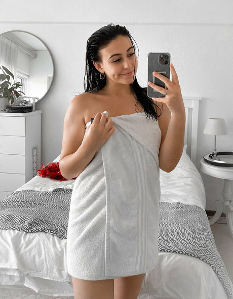 lanzii pornographic actress photo