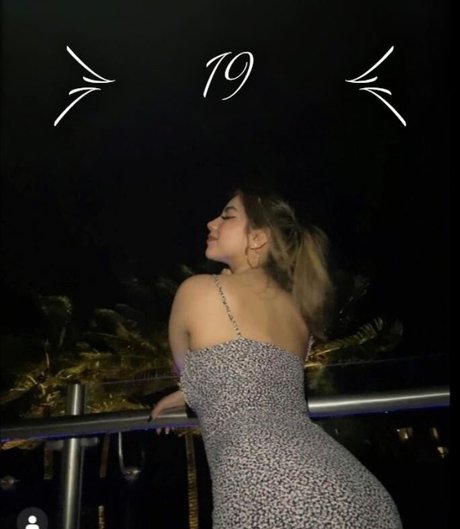 nattalieferreyra model adult img