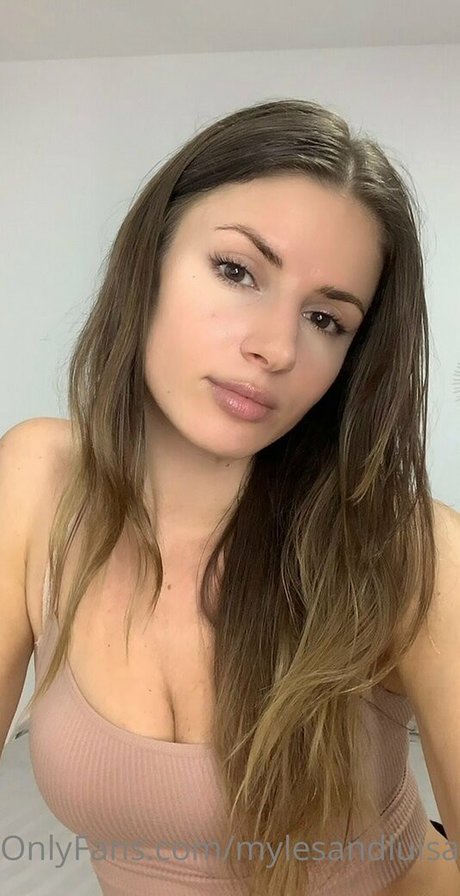 luu iiza art actress archive