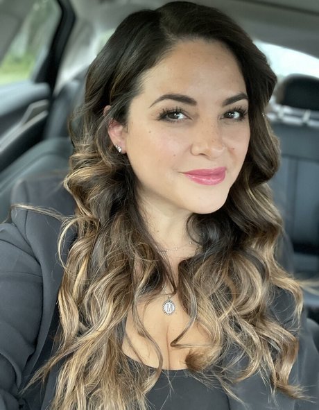 Bella Paz sex actress photo