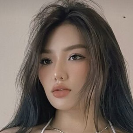 Nganguyeen star erotic pics