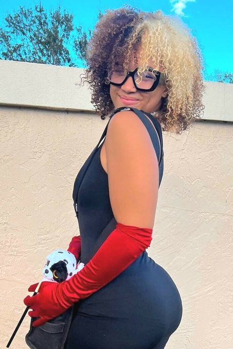 Heaven Collins star high quality pic