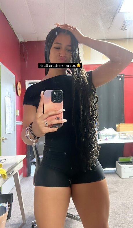 Heaven Collins exclusive pornstar pic