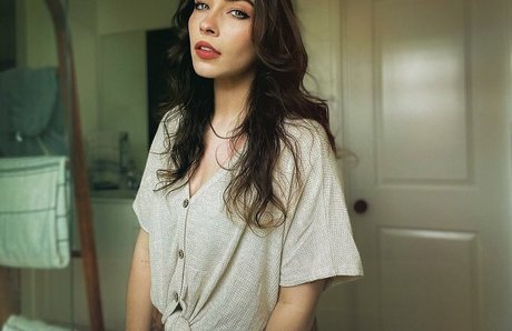 Justseum nude pornstar img