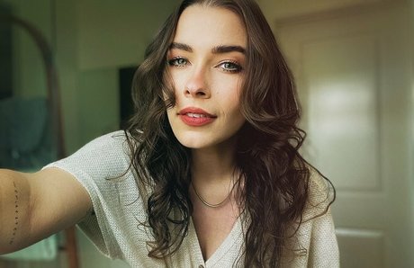 Justseum top model pic