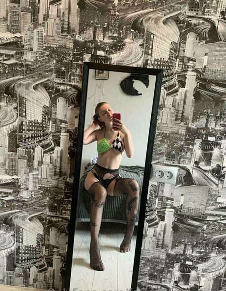 foxyvipfree page naked star photo