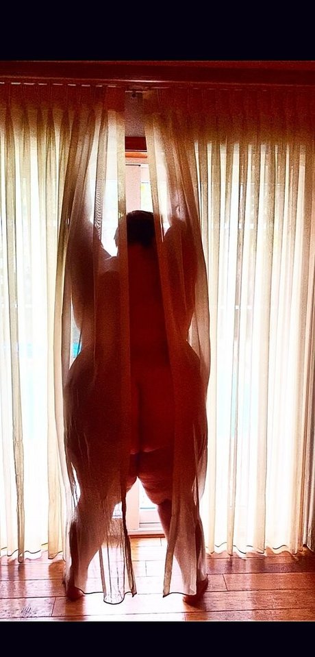 tychub art model picture