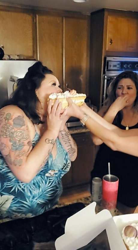 lindseefoxxx free model photos