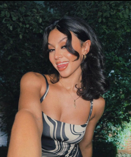 Roseebby 20 model naked pictures