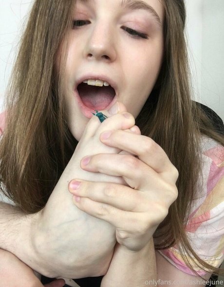 ashleejune nudes actress pictures