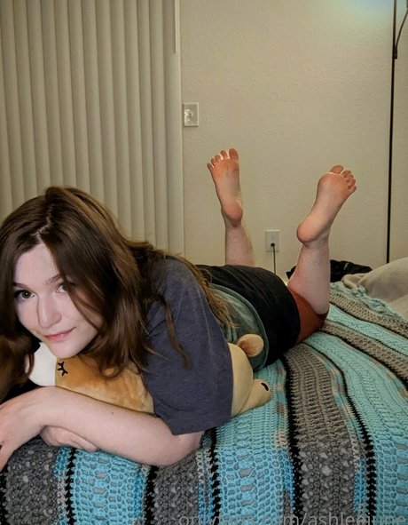 ashleejune star beautiful img