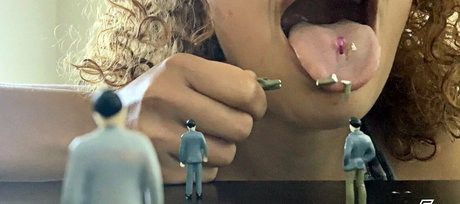 gtsgenie naked model pic