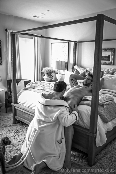 Mrfoxxx85 naked pornstar gallery