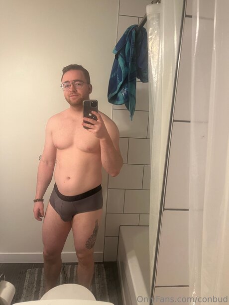 Conbud nudes model picture